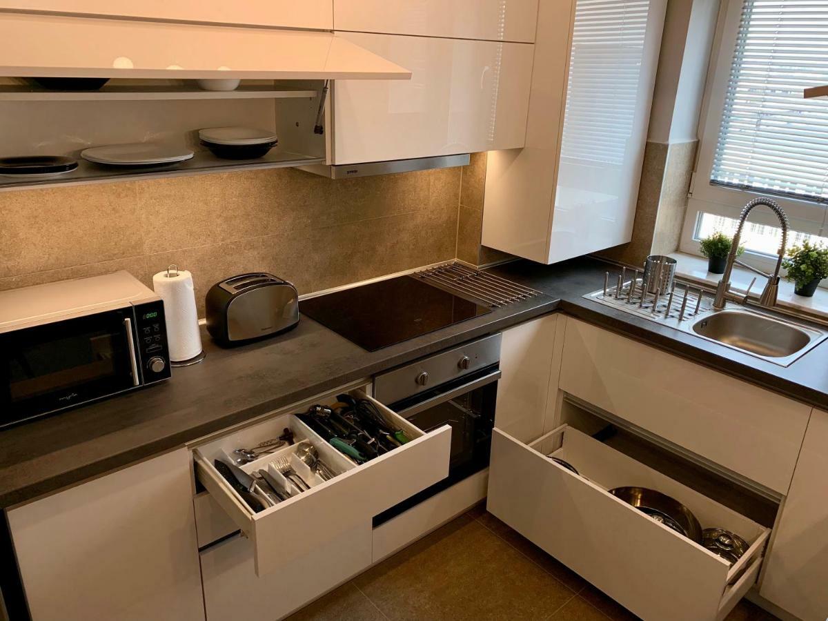 Modern Studio Coresi Apartament